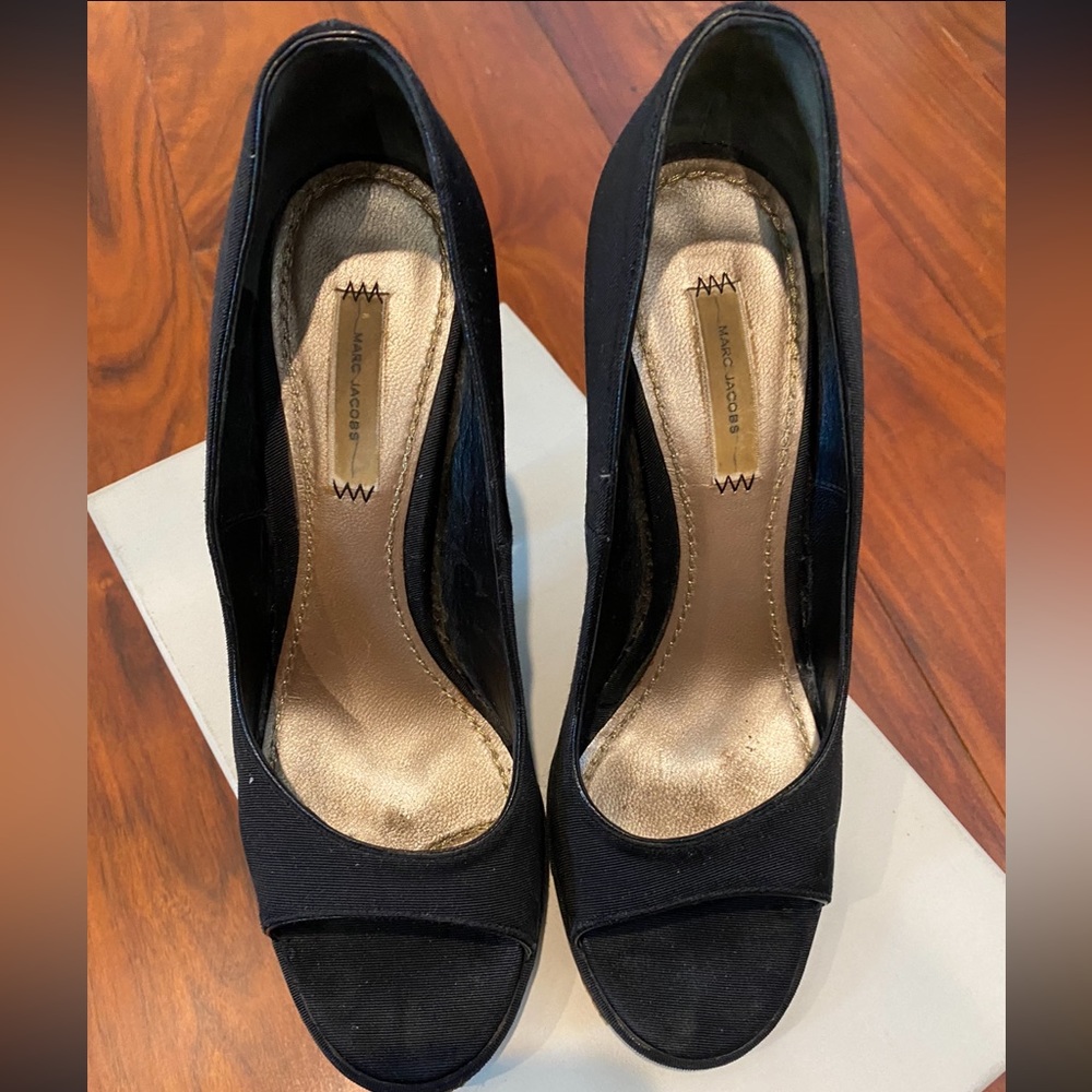 MARC JACOBS Peep Toe Heels